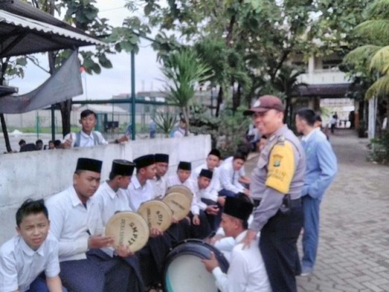 IMG-kegiatan-bhabinkamtibmas-brigadir-ali-yamsyah-sambangi-masjid-baitu-rahman
