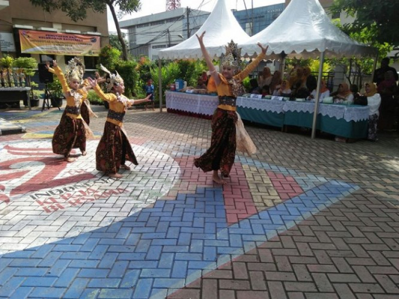 IMG-lomba-mars-batuceper-meriahkan-kegiatan-kampung-kita