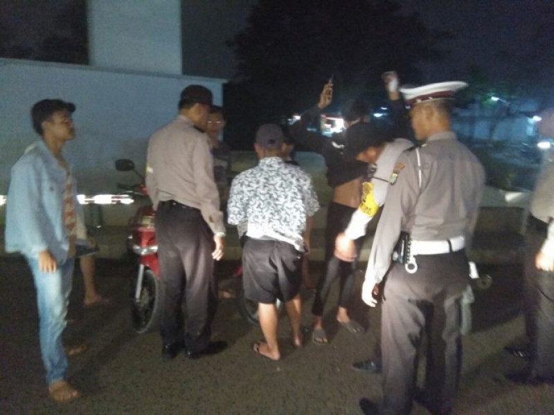 IMG-unit-lantas-polsek-teluknaga-melaksanakan-patroli-cegah-kejahatan-3-c