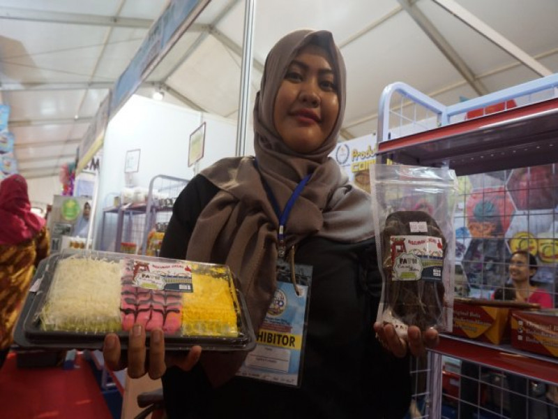 IMG-ade-warga-periuk-buat-terobosan-brownis-rasa-buah