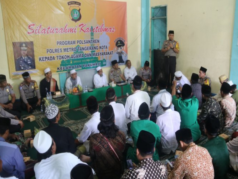 IMG-silaturahmi-kapolres-dengan-alim-ulama-dan-tokoh-masyarakat-se-kecamatan-pakuhaji