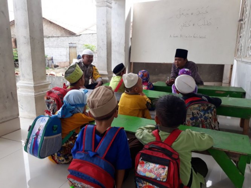 IMG-polsantren-majlis-taklim-aiptu-daryono-sampaikan-pesan-jauhi-ujaran-kebencian