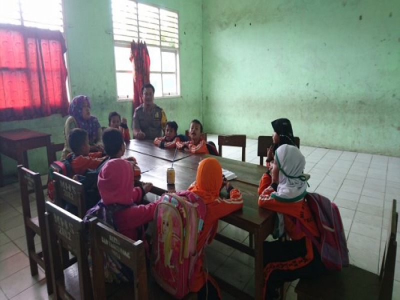 IMG-mi-hidayatussibyan-ds-salembaran-jati-menjadi-giat-polkiss-bhabinkamtibmas-brigadir-hasan