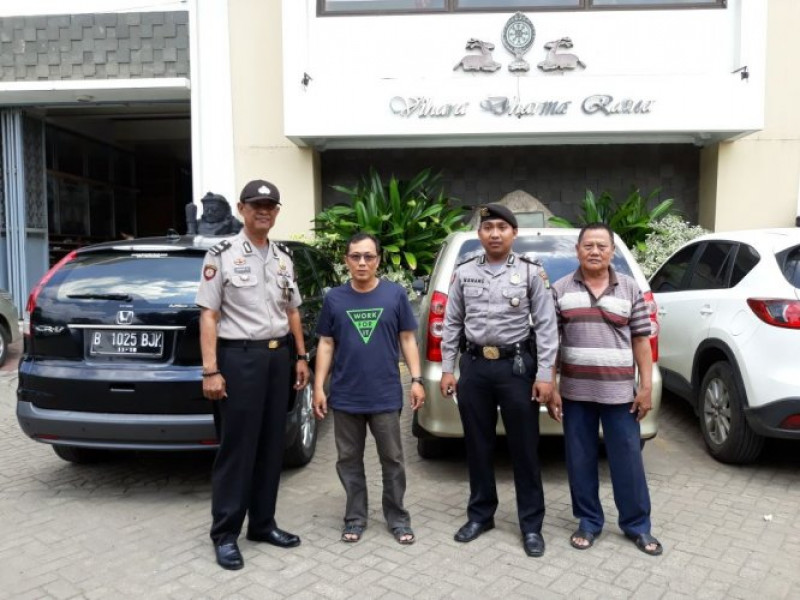IMG-patroli-polsek-benda-kontrol-kegiatan-ibadah-vihara-dharma-ratna