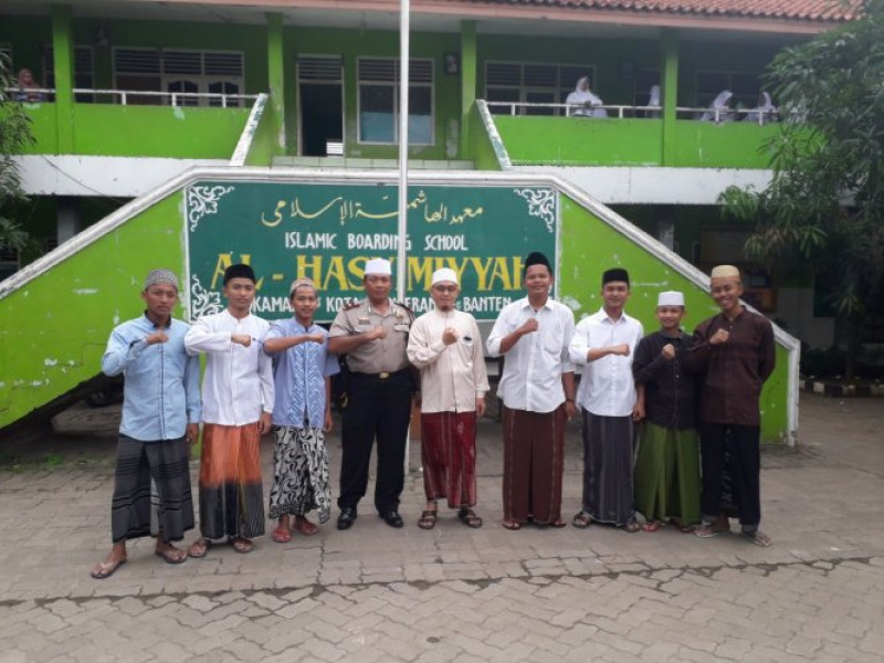 IMG-kompol-h-ubaidillah-ajak-peran-serta-ulama-dan-santri-perangi-hoax