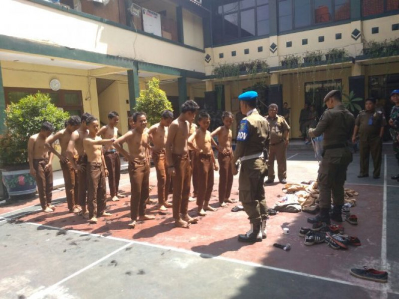 IMG-16-pelajar-smp-diamankan-satpol-pp-seorang-diri
