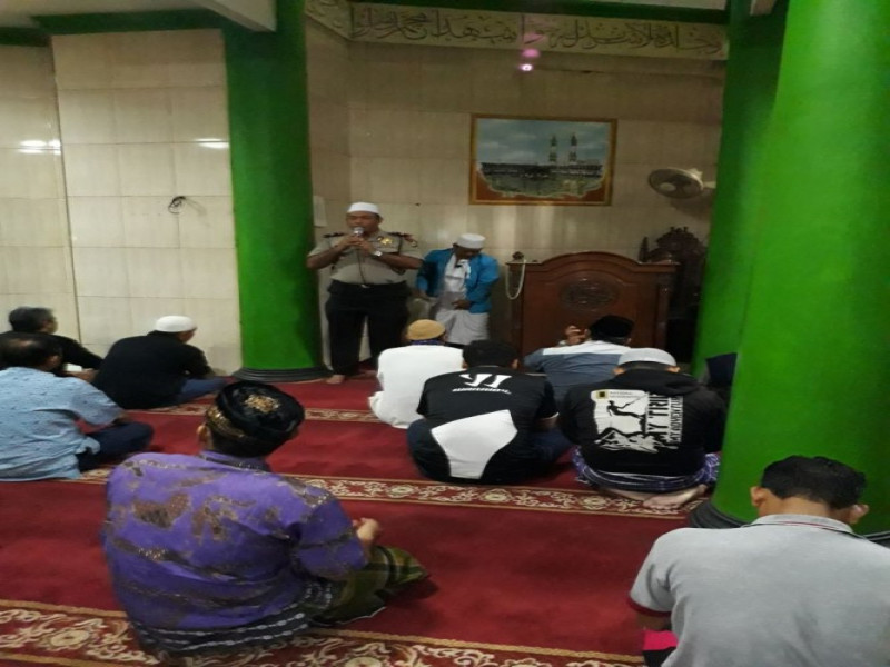 IMG-kapolsek-benda-sholat-subuh-keliling-sampaikan-himbauan-kamtibmas