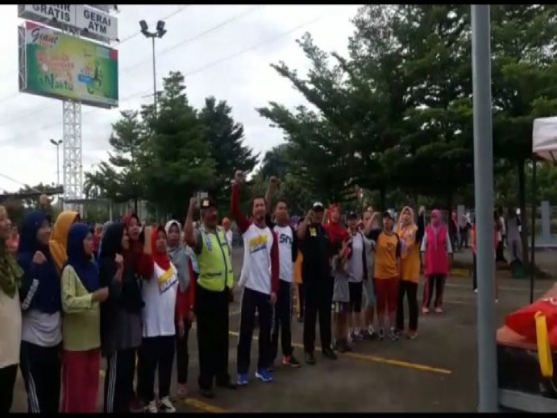 IMG-kapolsubsektor-palem-semi-gelar-deklarasi-penolakan-hoax-bersama-masyarakat-cibodas