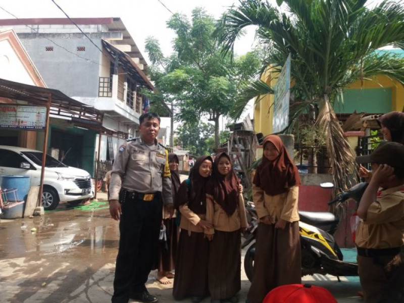 IMG-tatap-muka-aiptu-endah-sdn-dadap-ajak-murid-giat-belajar