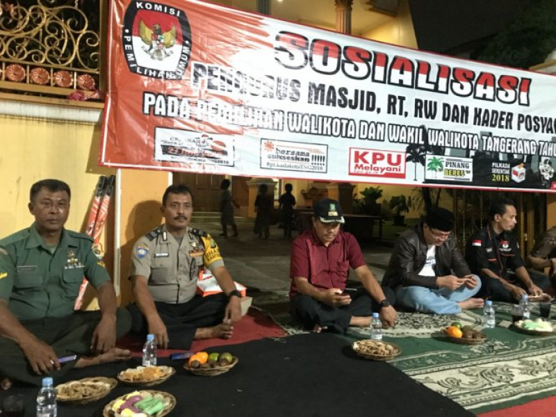 IMG-saat-sosialisasi-pilkada-bhabinkamtibmas-polsek-cipondoh-ajak-perangi-berita-hoax