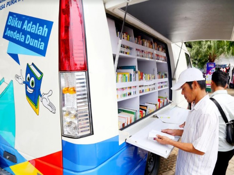 IMG-mobil-perpustakaan-keliling-jangkau-12-sekolah-setiap-hari