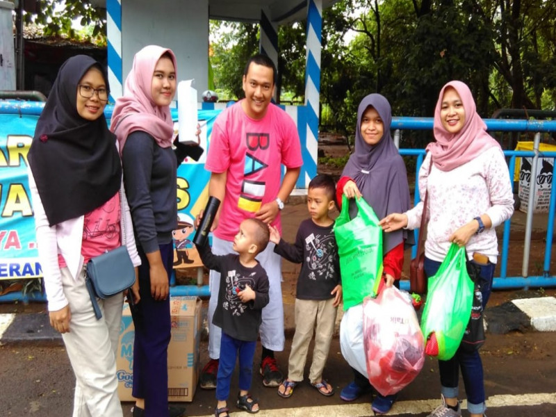 IMG-tukar-sampah-dengan-soulvenir-guna-menumbuhkan-kepedulian-kebersihan-lingkungan