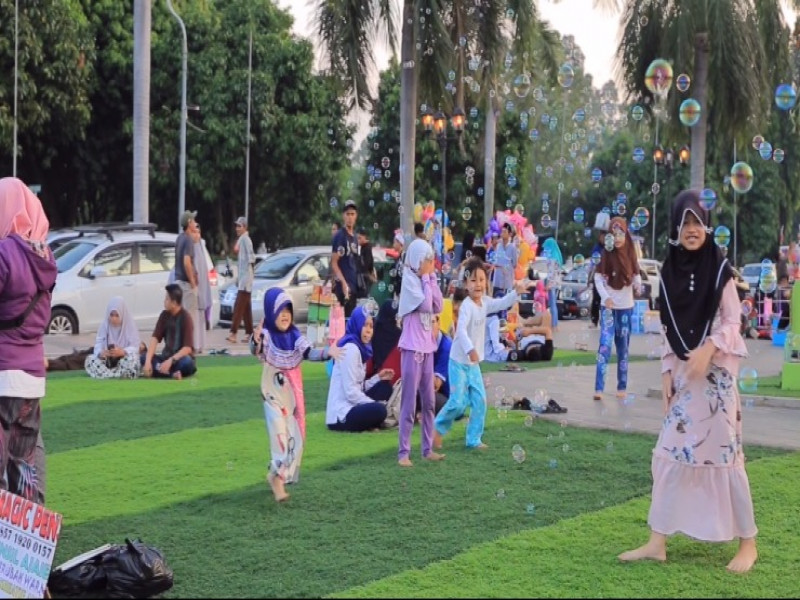 IMG-ngabuburit-hemat-tetap-asik-di-taman-elektrik