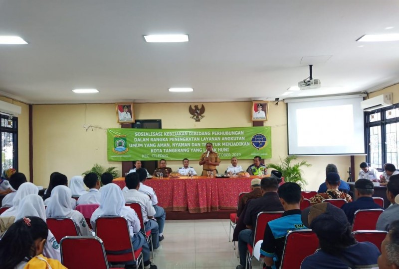 IMG-warga-respon-positif-rencana-brt-cashless