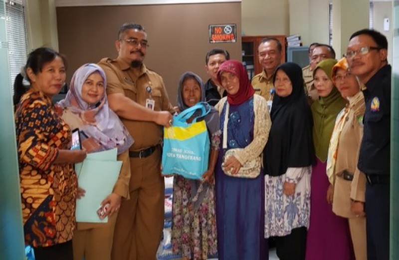 IMG-pemkot-berbagi-barokah-kepada-lansia