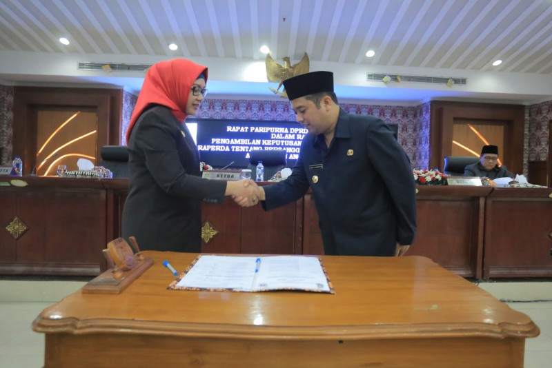 IMG-perda-tentang-pertanggungjawaban-pelaksanaan-apbd-ta-2018-disahkan