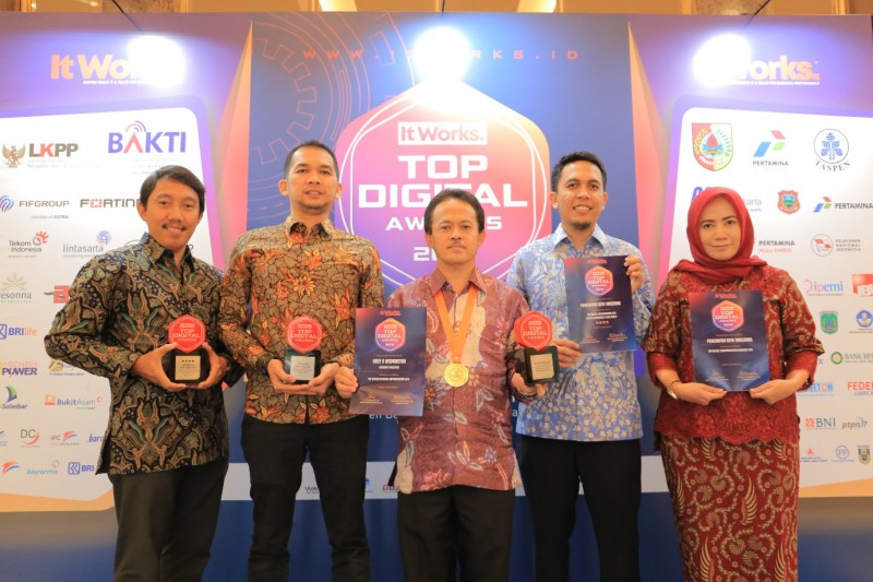 IMG-sabet-tiga-top-digital-award-2019