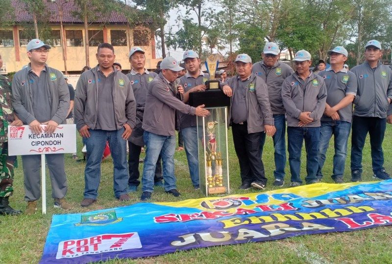 IMG-cipondoh-kembali-juara-umum-porkot