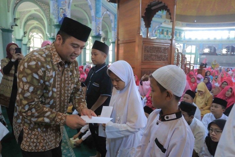 IMG-walikota-berbagi-menjadi-ladang-pahala-didunia-dan-diakhirat