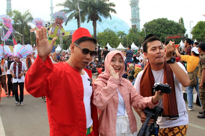 IMG-mantap-ini-dia-kocaknya-aboh-jasa-ngevlog-bareng-arafah