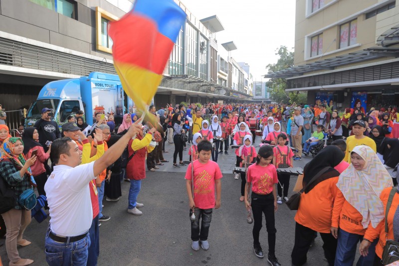IMG-wali-kota-tangerang-lepas-3000-peserta-jalan-santai-penyandang-disabilitas