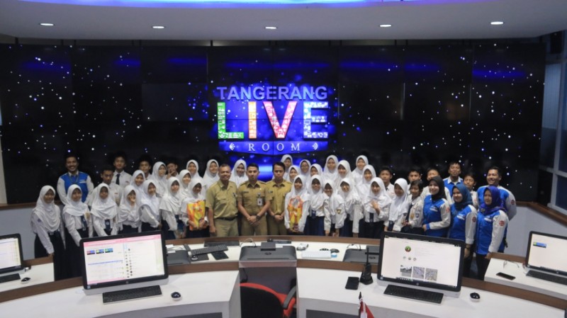 IMG-lebih-dekat-dengan-sanjung