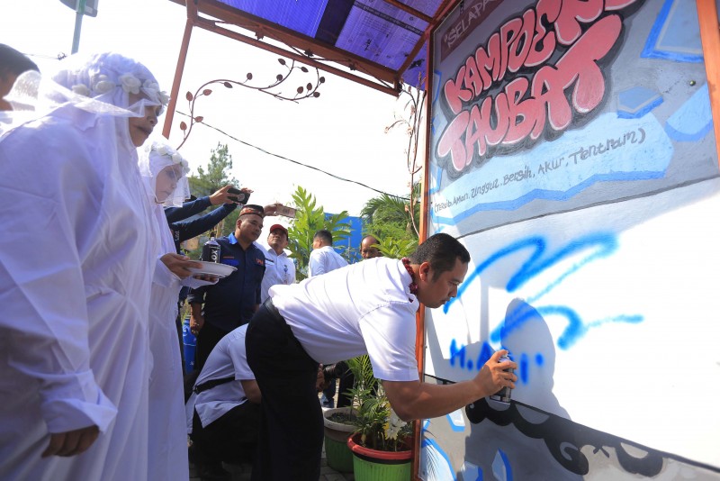 IMG-resmikan-kampung-taubat-walikota-ajak-masyarakat-peduli-lingkungan