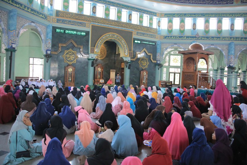 IMG-wakil-berbagi-pengalaman-dengan-peserta-ngobras