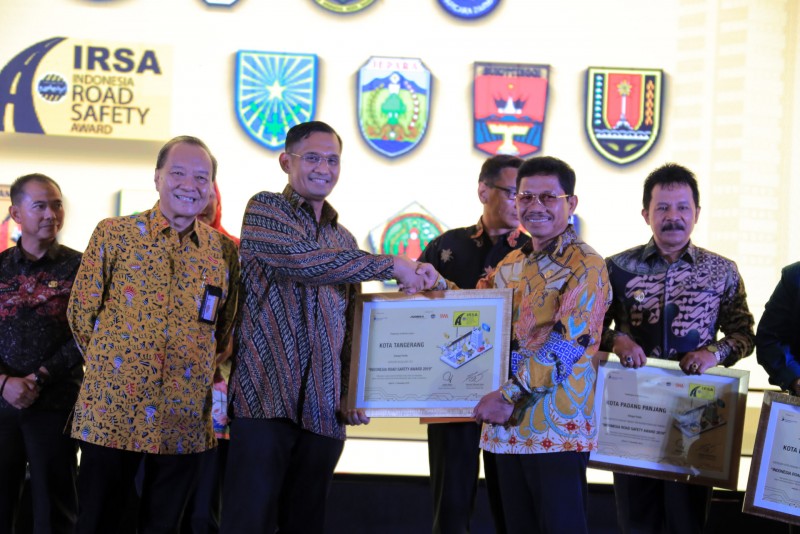 IMG-lagi-kota-tangerang-raih-penghargaan-irsa-2019
