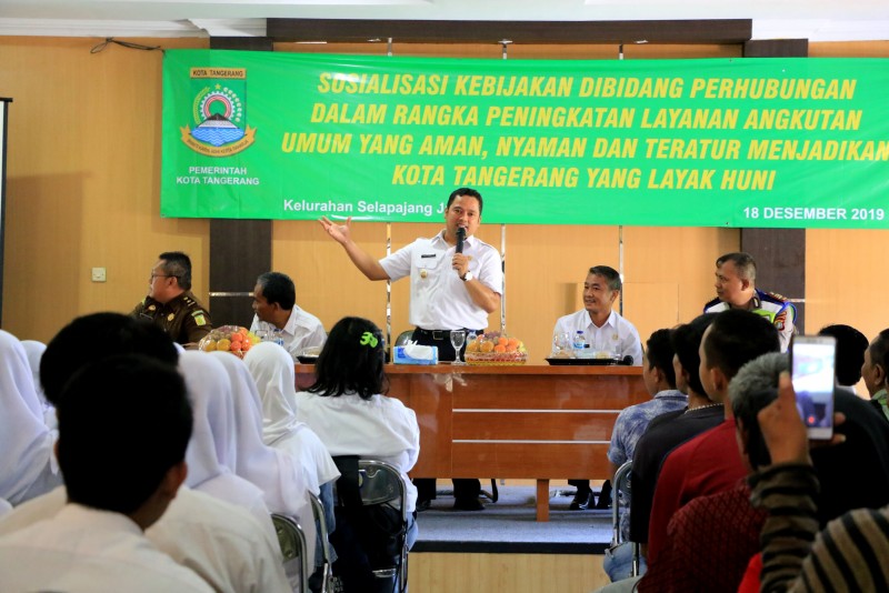 IMG-angkutan-massal-yang-terkoneksi-bisa-jadi-solusi