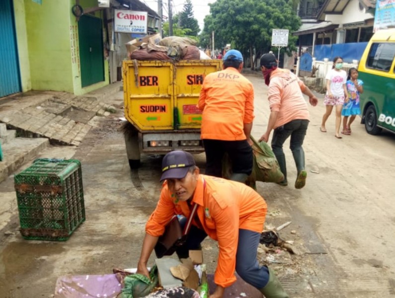 IMG-banjir-usai-volume-sampah-meningkat-60-persen