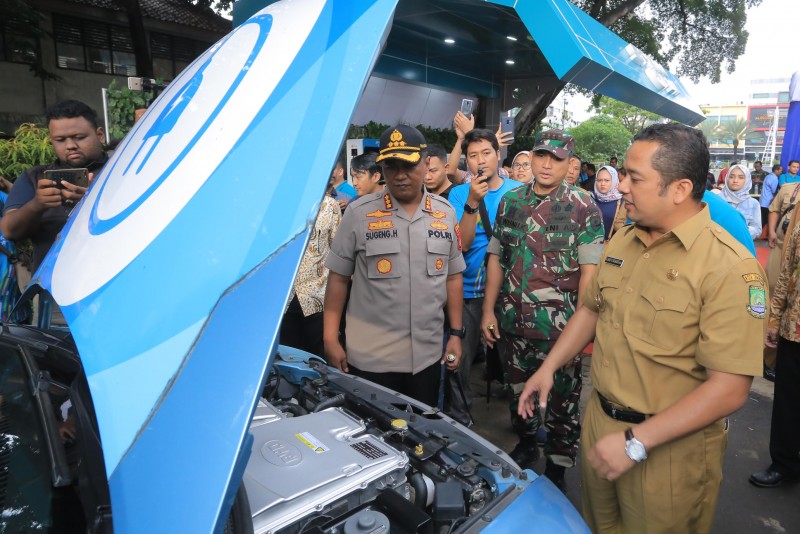 IMG-peduli-lingkungan-kini-kota-tangerang-miliki-stasiun-pengisian-kendaraan-listrik-umum