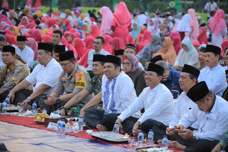 IMG-pererat-silaturahmi-dengan-masyarakat-pemkot-gelar-halal-bihalal