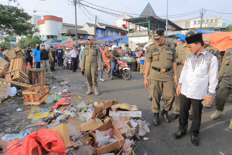 IMG-ganggu-fasilitas-umum-pemkot-tertibkan-pedagang-pasar-anyar-yang-jualan-di-jalan