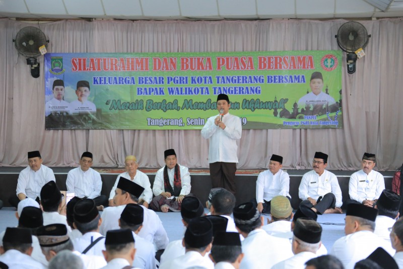 IMG-wali-kota-buka-puasa-bersama-pgri-kota-tangerang
