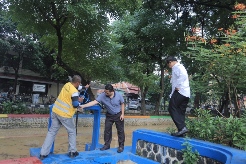 IMG-langkah-cepat-pemkot-tangerang-tangani-luapan-air-cisadane