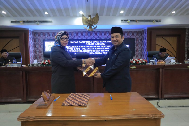 IMG-dprd-kota-tangerang-sahkan-2-rancangan-peraturan-daerah-raperda-menjadi-perda