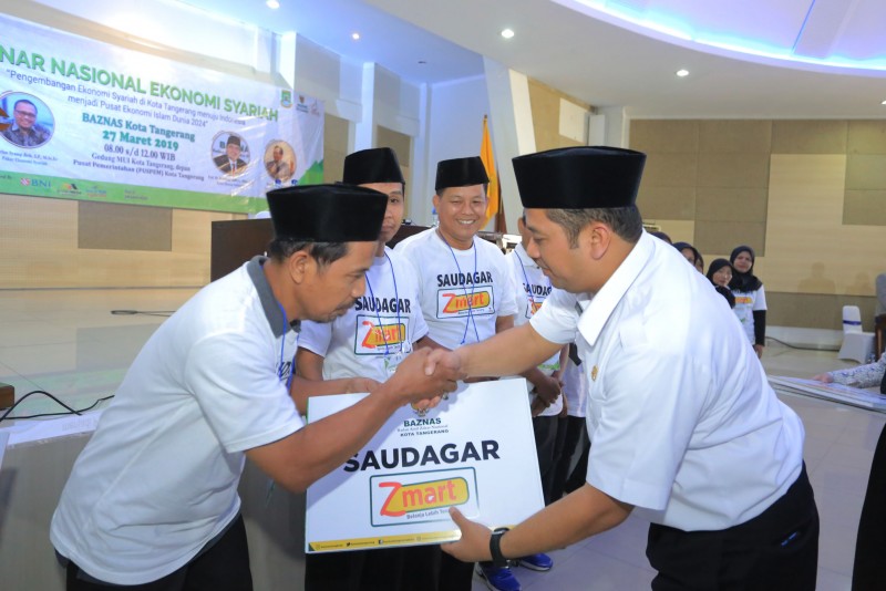 IMG-wali-kota-tangerang-hadiri-seminar-nasional-ekonomi-syariah-dan-launching-z-mart