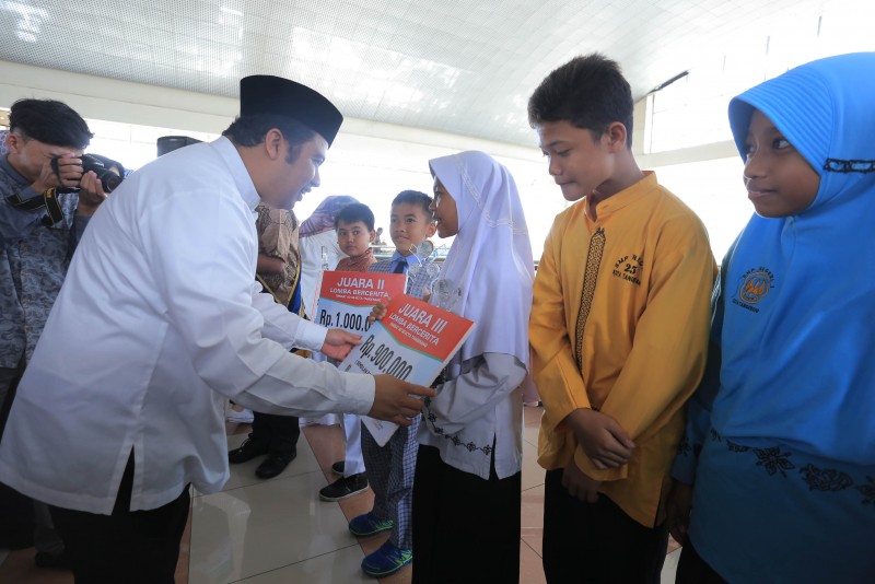IMG-wali-kota-tutup-pameran-buku-dan-kearsipan-2019
