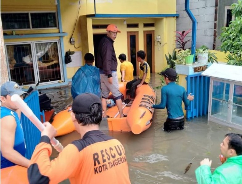 IMG-tangani-banjir-periuk-kota-tangerang-dirikan-dapur-umum-dan-posko-kesehatan