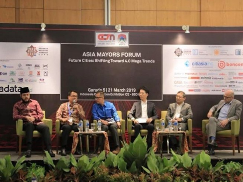 IMG-sekda-sampaikan-makna-pemanfaatan-smart-city-di-forum-asia