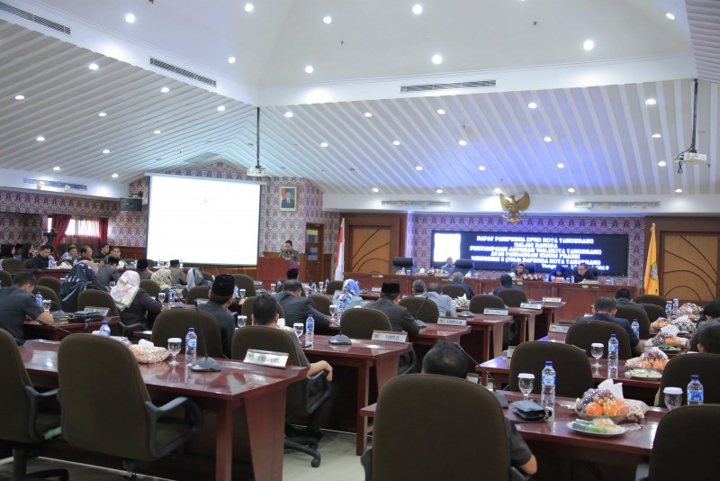 IMG-paripurna-dprd-wali-kota-sampaikan-jawaban-atas-pandangan-umum-fraksi