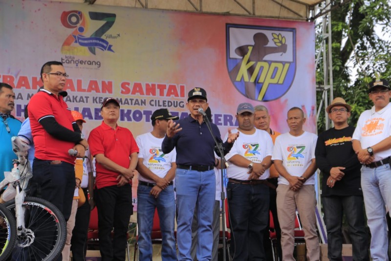 IMG-hut-ke-27-kota-tangerang-ciledug-meriahkan-dengan-gerak-jalan-sehat