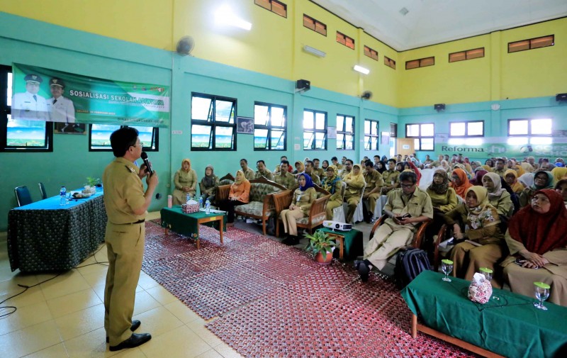 IMG-begini-arahan-sachrudin-kepada-calon-sekolah-adiwiyata