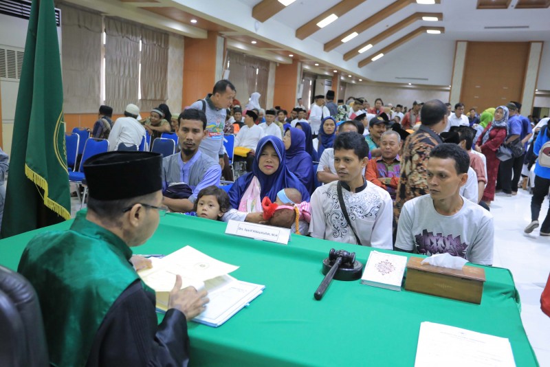 IMG-660-pasangan-jalani-sidang-isbat-nikah-terpadu