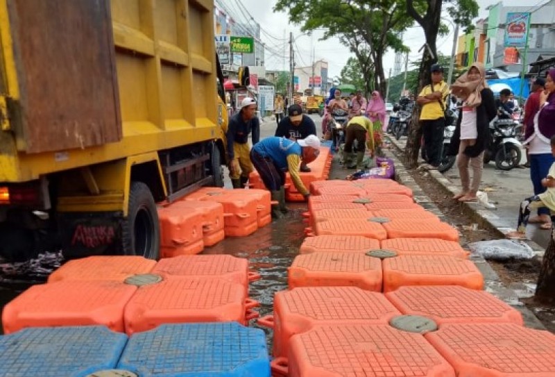 IMG-tanggulangi-banjir-periuk-pu-terjunkan-96-personil