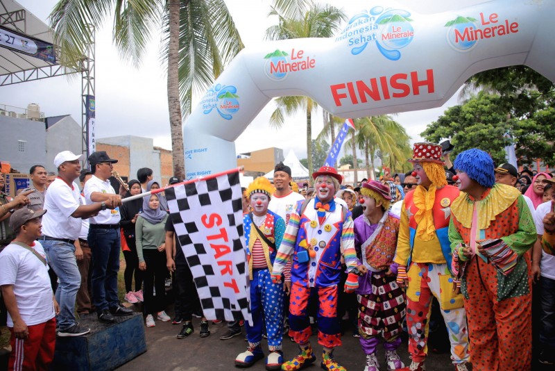 IMG-wakil-lepas-peserta-gerak-jalan-santai-kecamatan-pinang