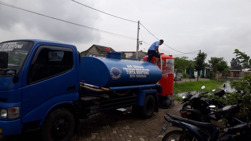 IMG-pdam-kirimkan-12-ribu-liter-air-bersih-ke-lokasi-banjir