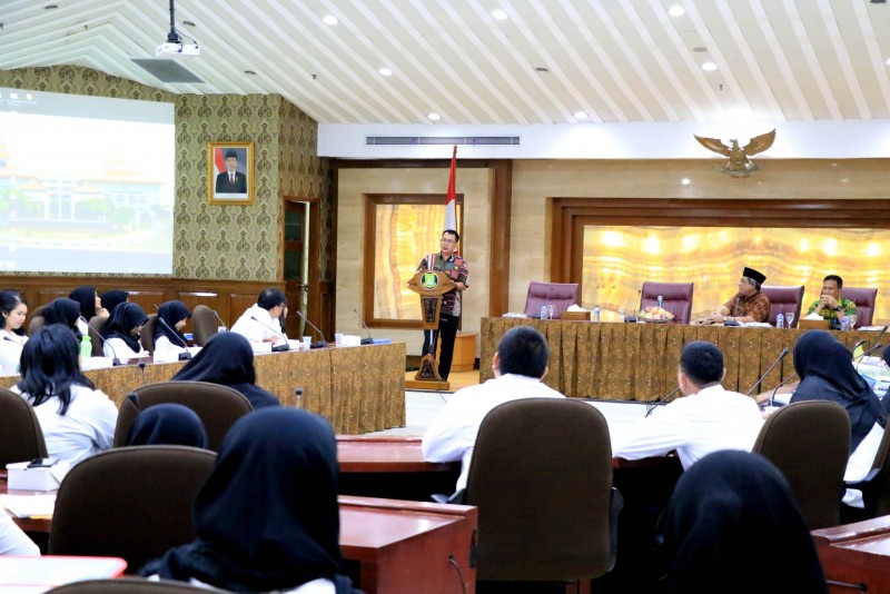 IMG-sekda-minta-cpns-niatkan-diri-untuk-mengabdi-dan-melayani-masyarakat
