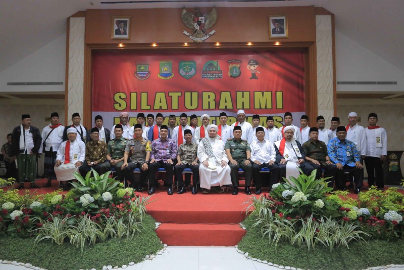 IMG-kumpul-bersama-para-da-i-sachrudin-harapkan-syiar-dapat-jadi-peredam-ditahun-politik-2019